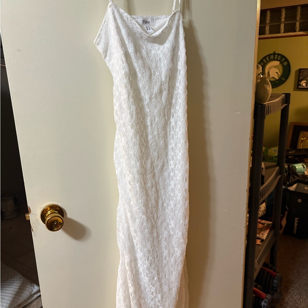 Elegant White Lace Dress